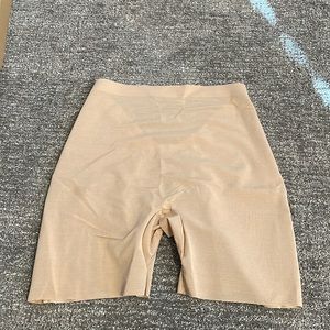 Skims - SHEER SCULPT LOW BACK SHORT